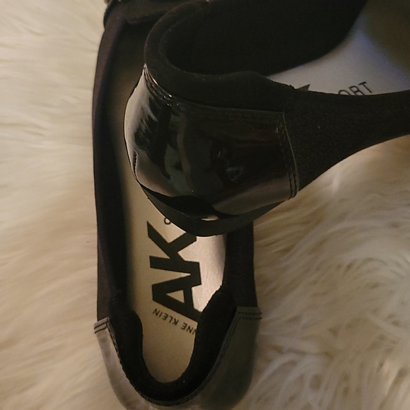 Anne Klein Shoes for girls - Picture 5 of 9